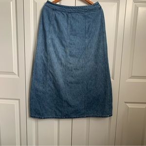 Vintage Norton Studios Denim Skirt Women’s size 10.